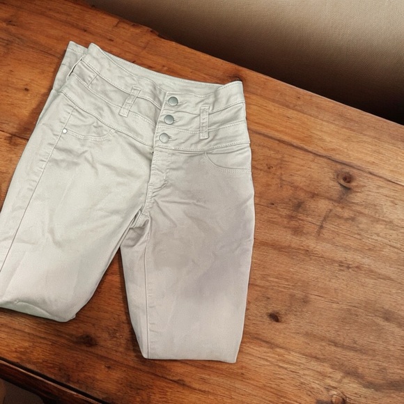 Pale Pink Three Button Jeans * Tinseltown * Size 0 - Picture 6 of 14